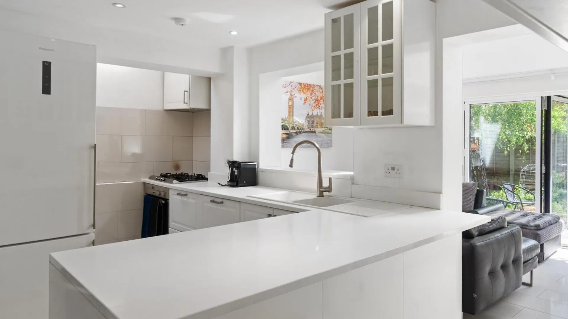 Shard View 3 Bed Entire Home London Holiday home